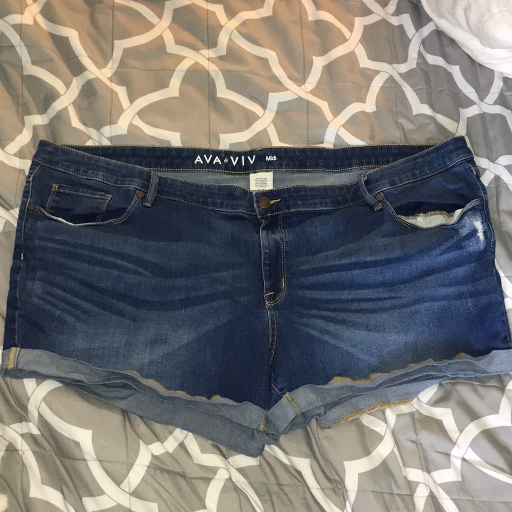 Ava And Viv Midi Shorts Size 26w - image 1
